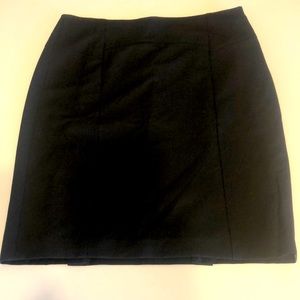 Limited skirt